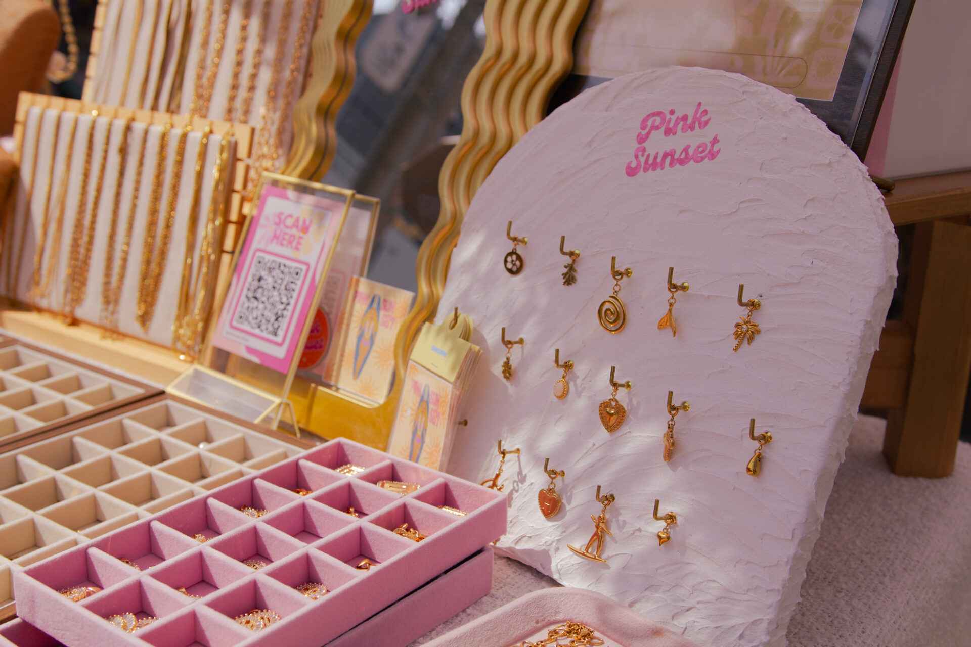 湘南の世界一おしゃれな金魚すくい屋さん 江ノ島金魚